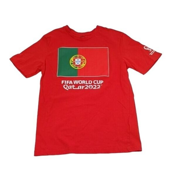 FIFA T-Shirt Mens Size M Red Portugal Flag Qatar 2022 World Cup Soccer Fan - Picture 1 of 5